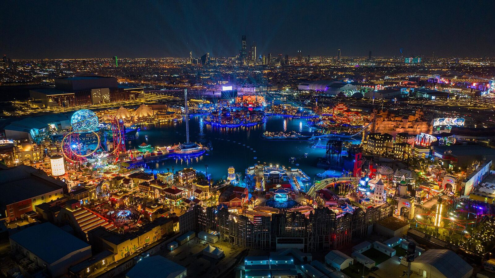 Verlichte attracties van Boulevard World in Riyad